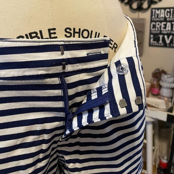 Navy Stripe Mid-rise Everyday Shorts 3 inch inseam - Picture 4 of 10